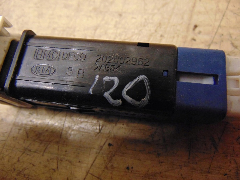 фото №5, Вимикач підігрів сидіння hyundai i20 1 08-14