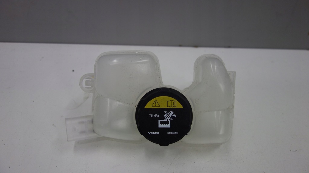 фото №1, Volvo xc90 бачок расширительный 31686041