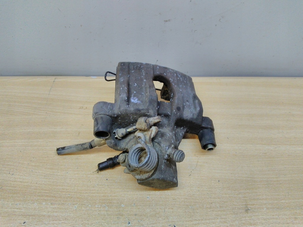 фото №3, Mazda 3 hb супорт гальмівний правий задня