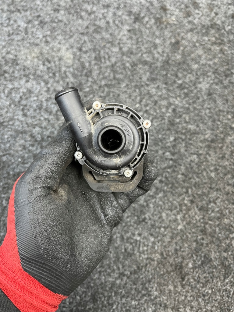 Моторчик циркуляция воды mercedes ml w164 3.0 cdi a2118350028 Недорого