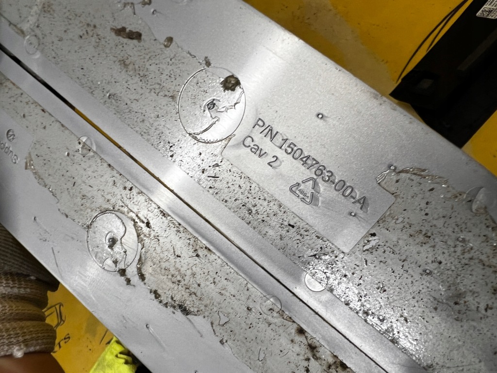 Молдинг накладка поріг поріг права ліва tesla model 3 дорестайлінг Зі Шроту