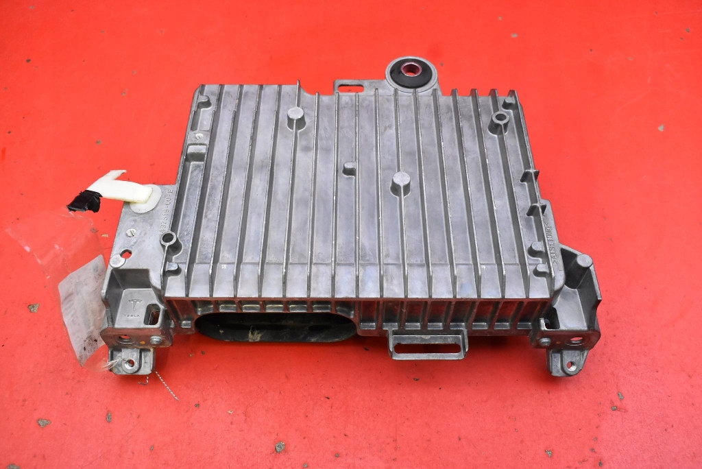 Модуль комфорту 1497327-00-b tesla model y 78.4 kwh 507 km 20- Зі Шроту