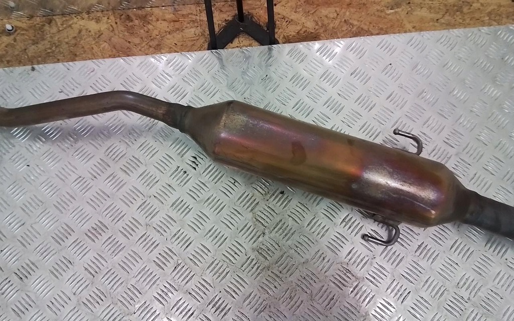 фото №5, Выхлоп гаситель yaris cross катализатор 1.5