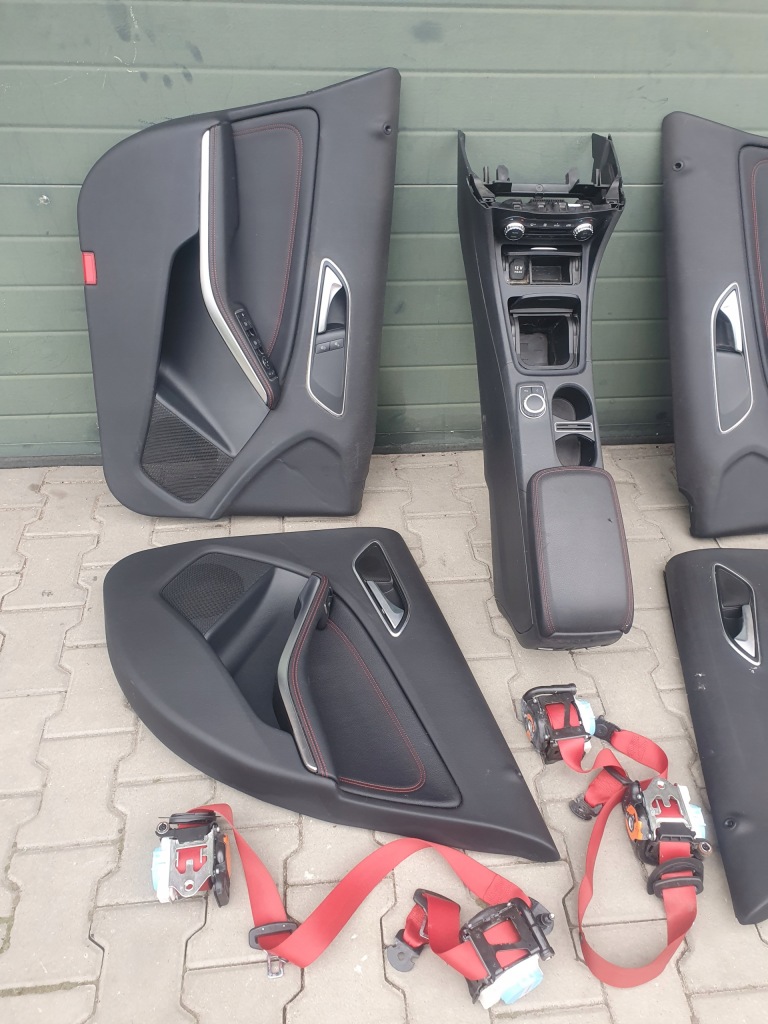 фото №9, Салон середина сидіння заднє сидіння шкіра amg w176 a176