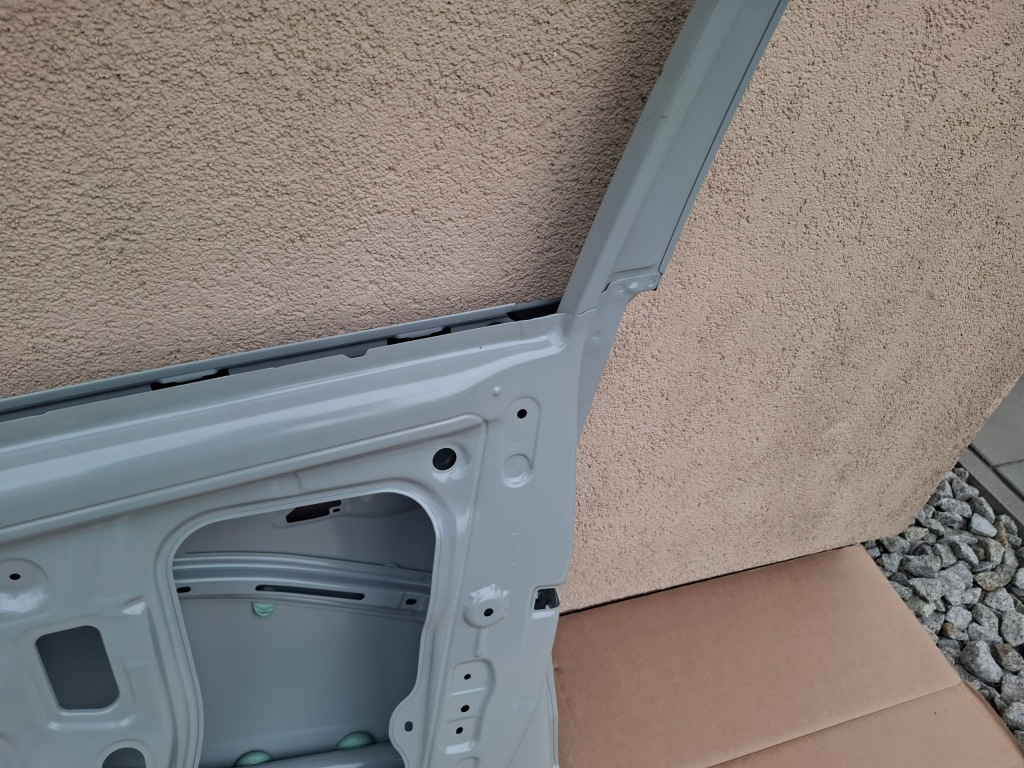 Дверей передні праве  hyundai bayon оригінал в Україні