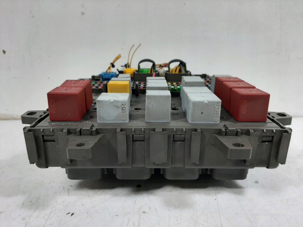 фото №14, Renault midlum 220.12el euro5 08r коробка плита предохранителей 7421079590