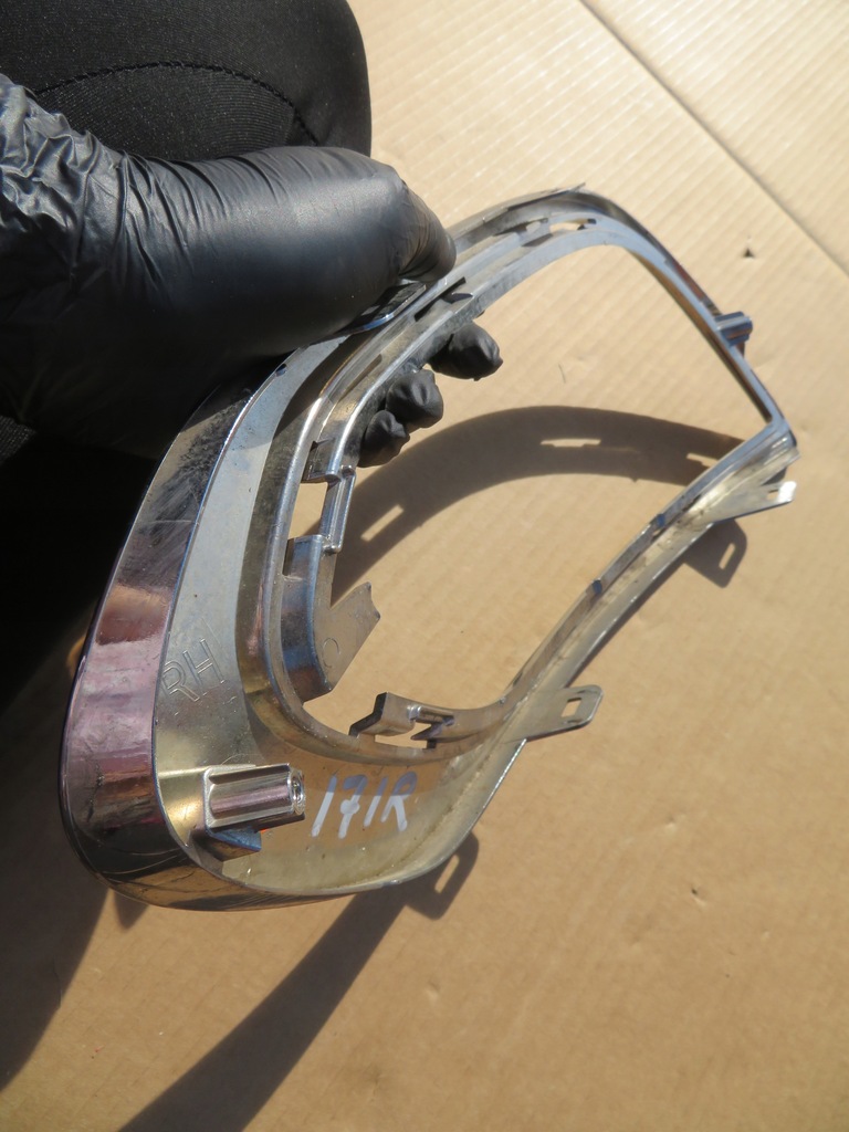 фото №12, Renault kadjar рамка ґрати правої