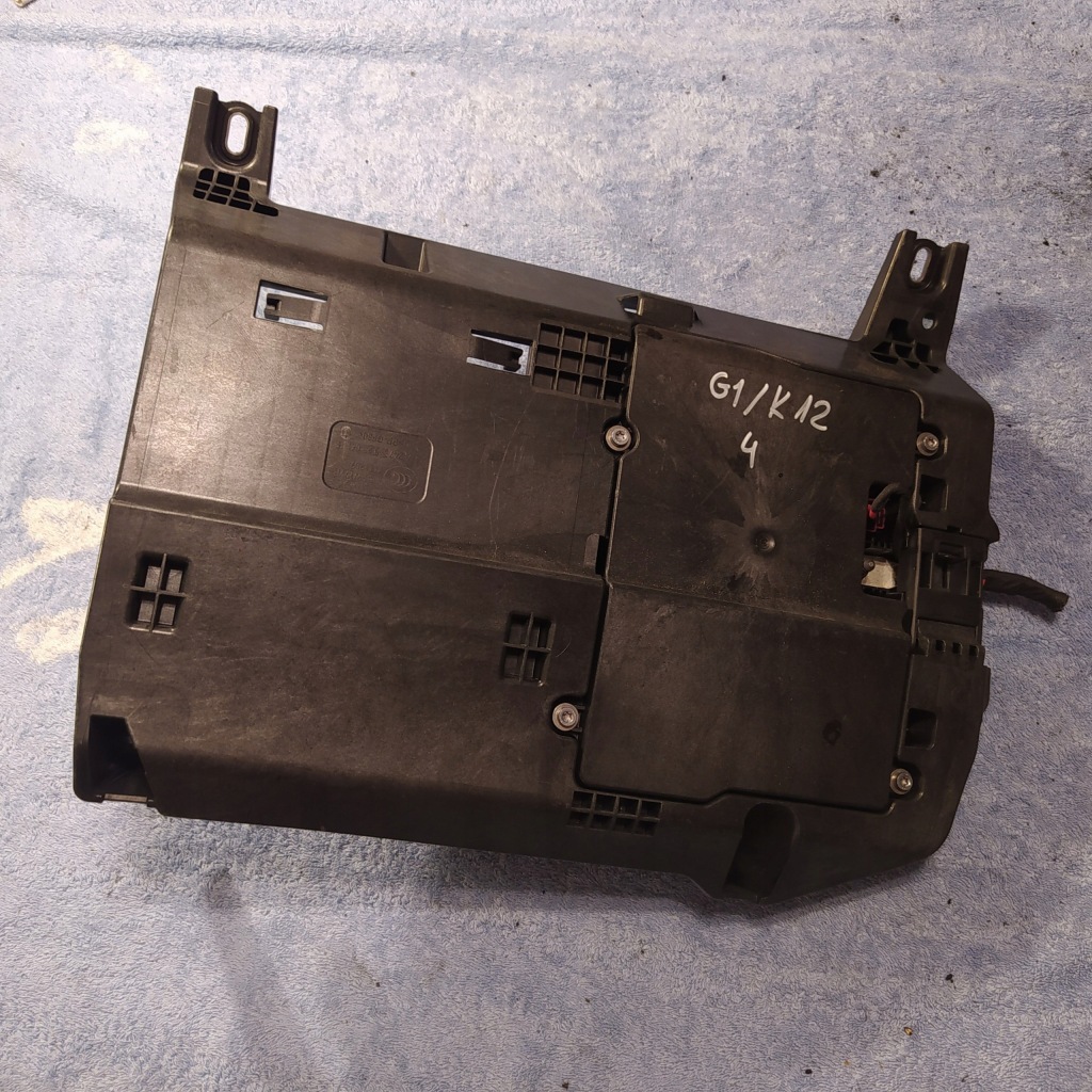 Купити Коробка запобіжників mercedes a-klasa w177 a2475402506