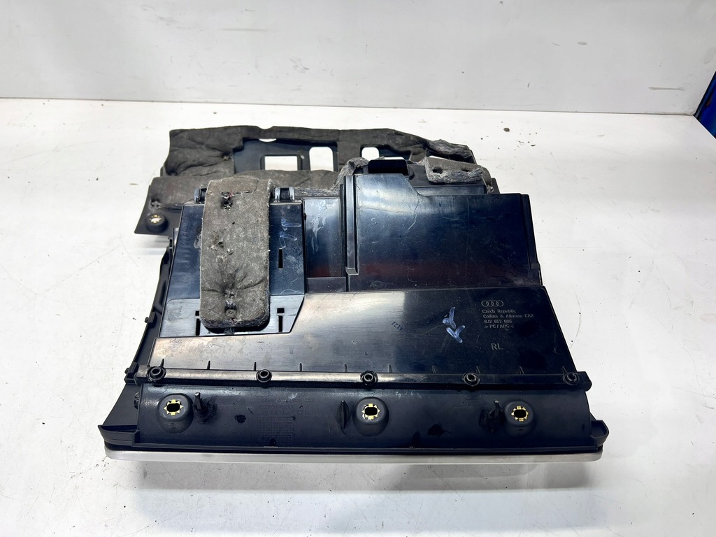 фото №7, Бардачок пассажира audi tt 8j2857095a
