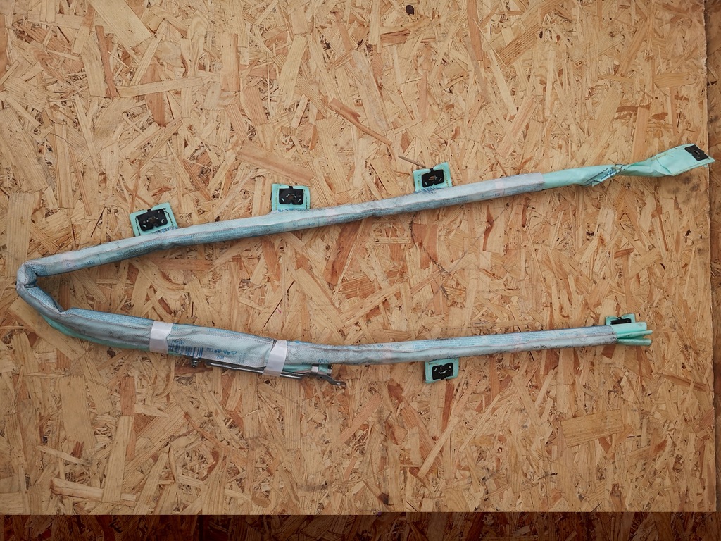 фото №1, Mercedes w205 kombi шторка безопасности правая