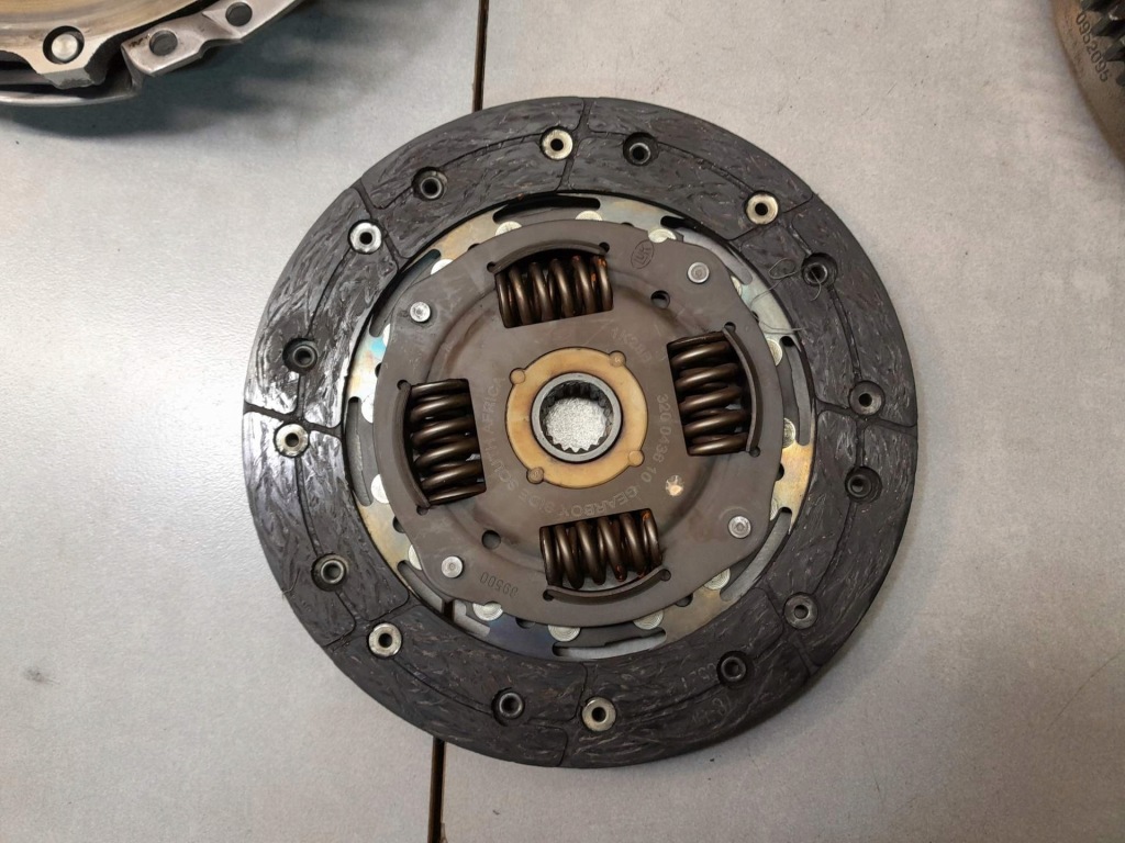 Зчеплення mini cooper i r50 1.6 320043610 Зі Шроту