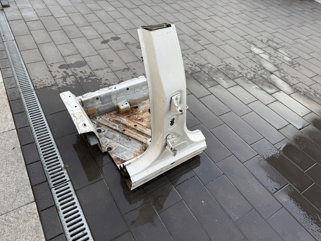 фото №1, Mercedes gla w156 блок двигуна лівий середній чверть