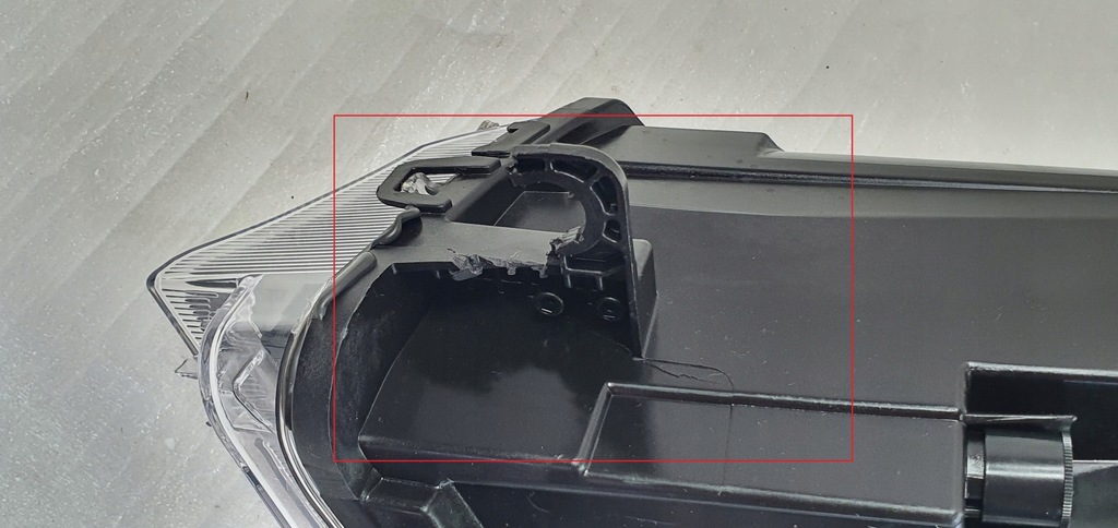 фото №15, Правая лампа перед vw caddy iv 4 2k8 20-