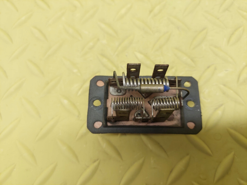 фото №4, Mazda tribute резистор вентилятор