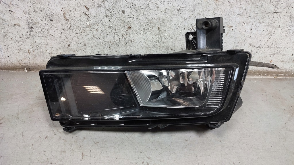 фото №1, Противотуманная фара правый vw touran ii 5ta941662a