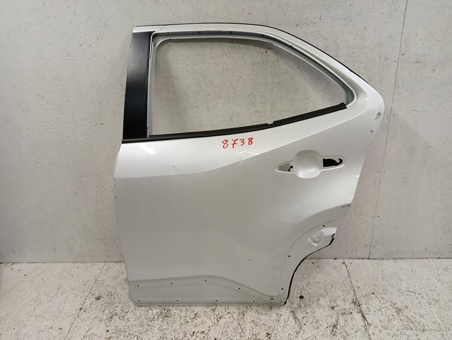 фото №1, Дверь левая задние левый задняя toyota yaris cross 20-