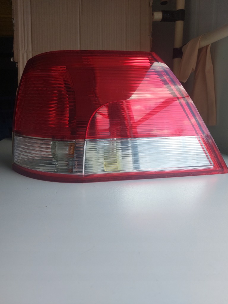 фото №1, Лампа задняя правая opel vectra c 13184023rd