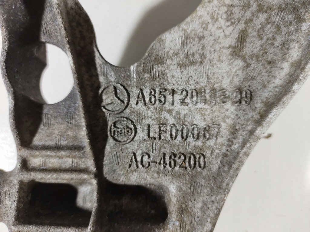 фото №12, Jeep compass 2.2d 13r- кронштейн кронштейн генератора