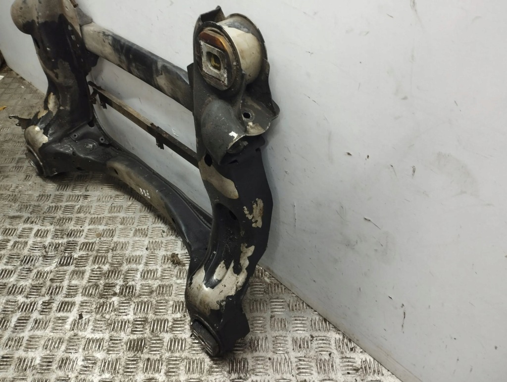 Подрамник передние bentley flying spur с Разборки