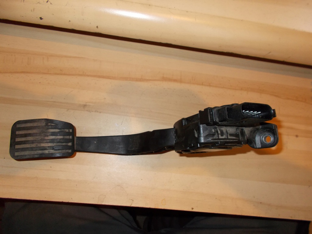 фото №1, Ford galaxy 1,8 2,0 tdci педаль газу 6g929f836jc