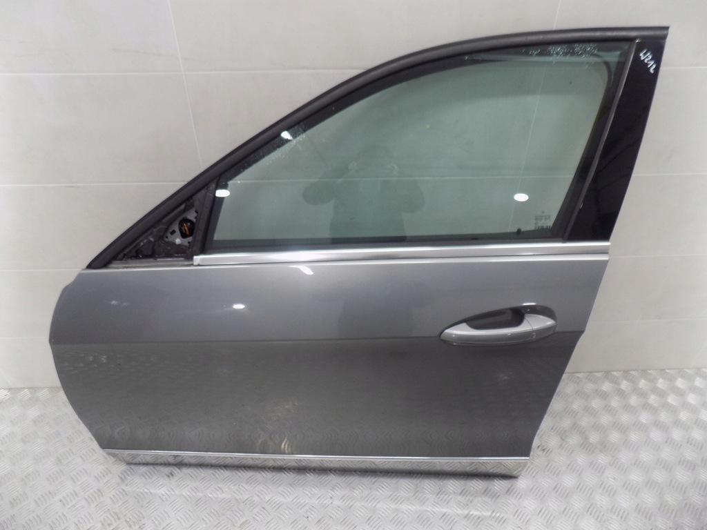 фото №1, Mercedes w212 дверь перед передние левая