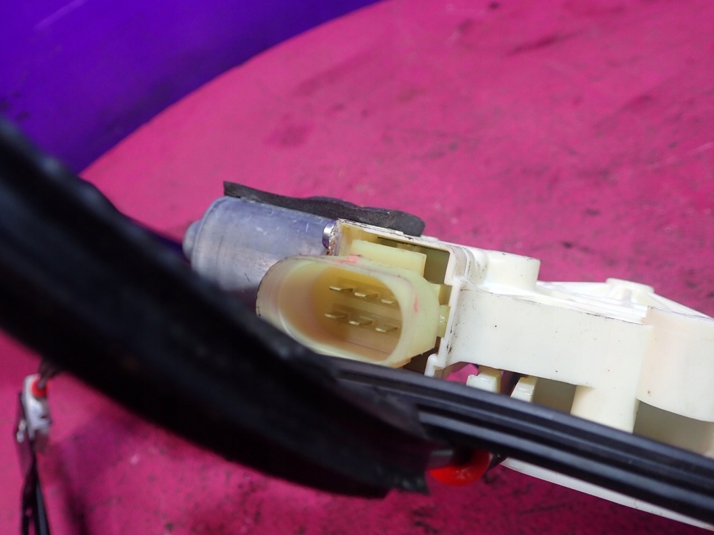 фото №4, S-max i подъемник стекло перед правый 6m21u23200bu