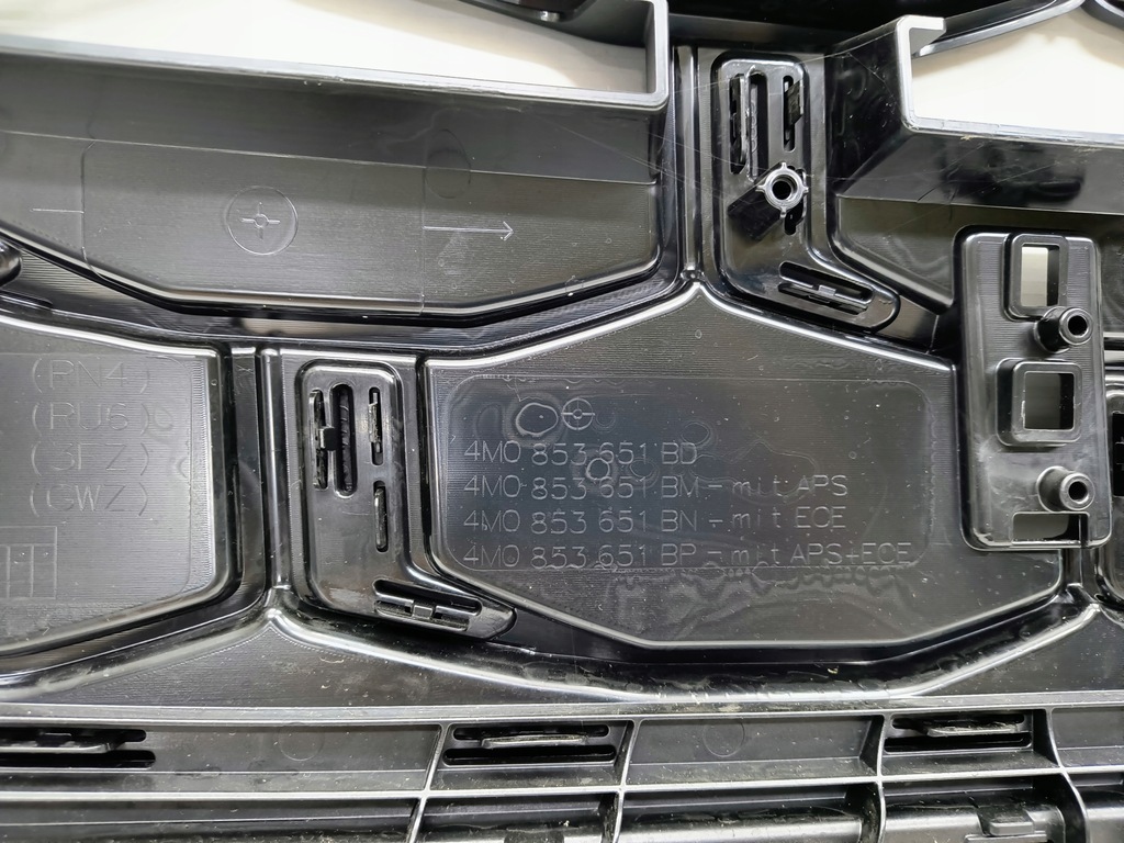 фото №12, Решётка радиатора nowe q7 4m 2024r s-line чёрный mat pod радар 4m0853651bd