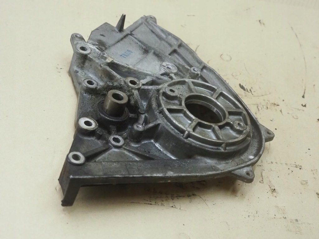 фото №11, Hyundai h1 2.5 td d4bf кронштейн насоса уприскування