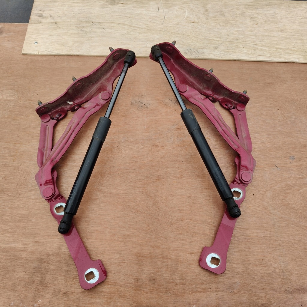 Купить Петли крышки багажника задний  tesla model 3