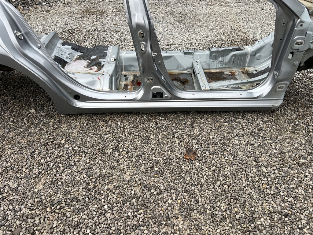 фото №1, Mazda 3 bm порог правый rok 2017