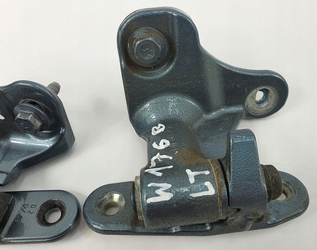 фото №3, Петлі двері лівий задня 894 mercedes w176 пара