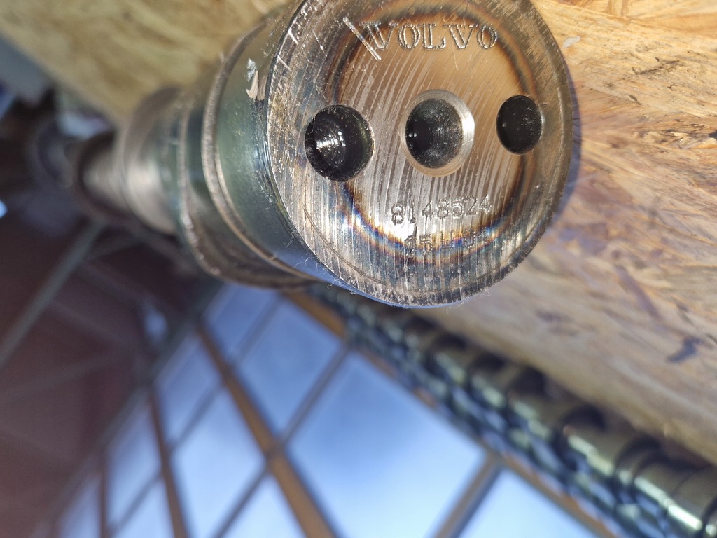 фото №1, Вал розподільного валу volvo fh 12 renault magnum dxi 12 8148524