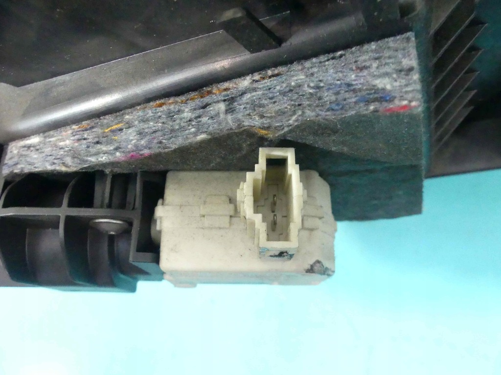 фото №8, Бардачок пасажира audi q7 i 4l europa