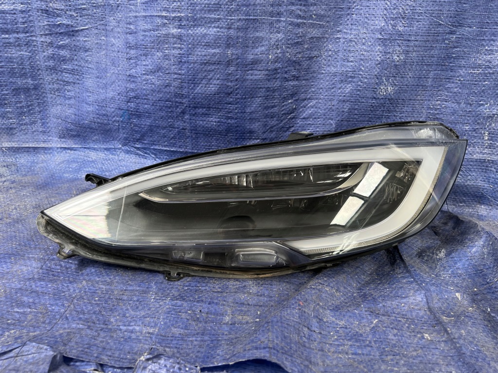 фото №1, Tesla s lift ліва лампа full led