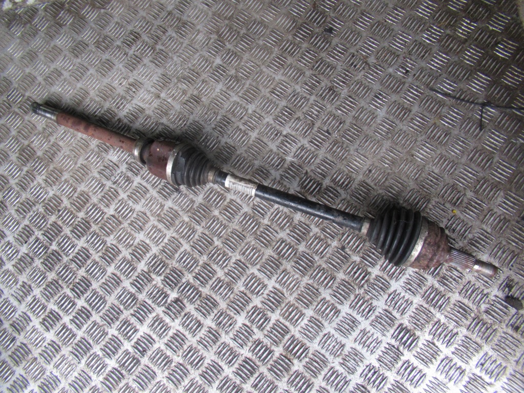 фото №1, Peugeot 5008 ii 2018 r. 1.2 thp приводной вал правая