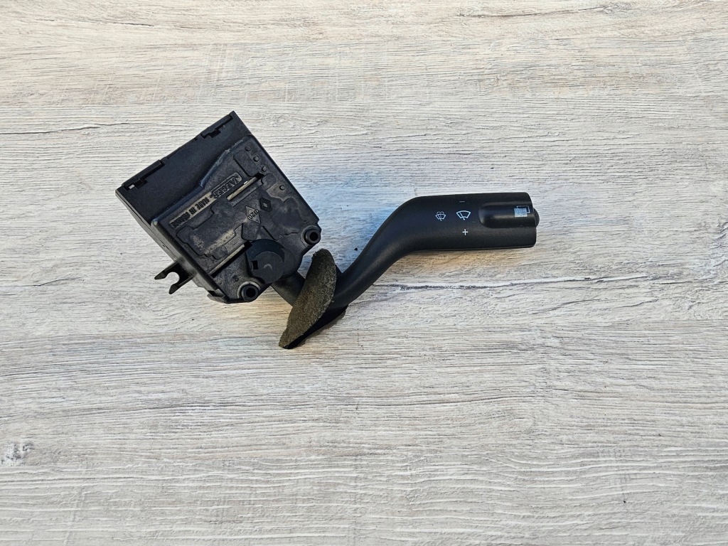 Купить Переключатель выключатель рычаг дворник renault midlum premium kerax dxi