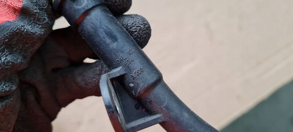 фото №9, A4 b9 8w щуп щуп масла с заглушка 2.0 tdi 04l103634 q5 a6 a5 8w