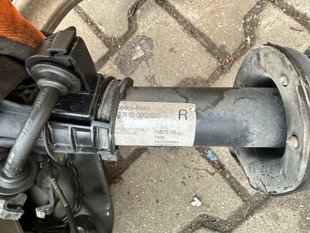 Mercedes cle c236 поворотний кулак диск супорт права передня правий перед в Україні