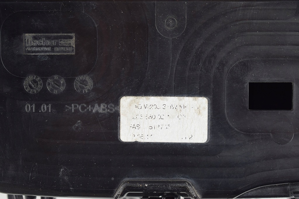 фото №6, Пепельница mercedes c-klasa w205 a2056800210