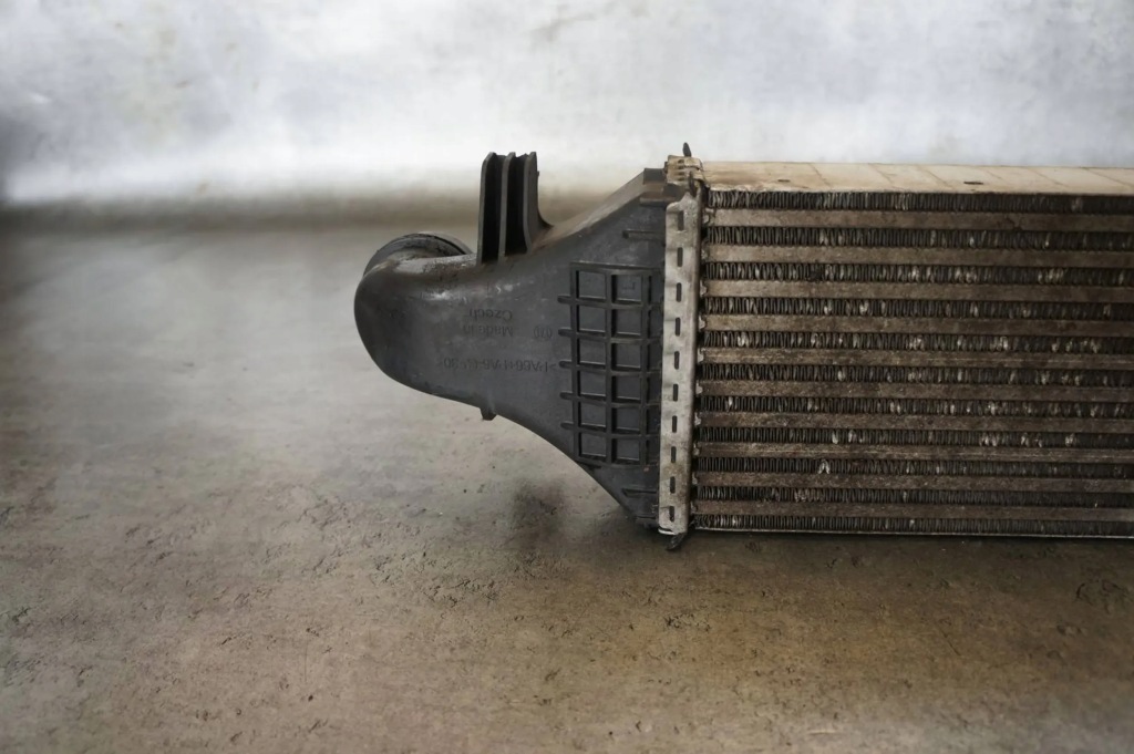 Радиатор воздуха интеркулер 2.2 cdi mercedes b klasa w246 a2465000900 Оригинал