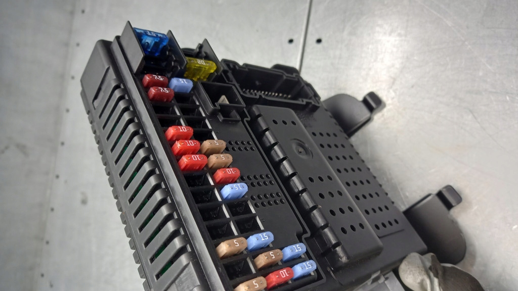 фото №8, Модуль комфорта volvo v70 ii lift 05r 30765149