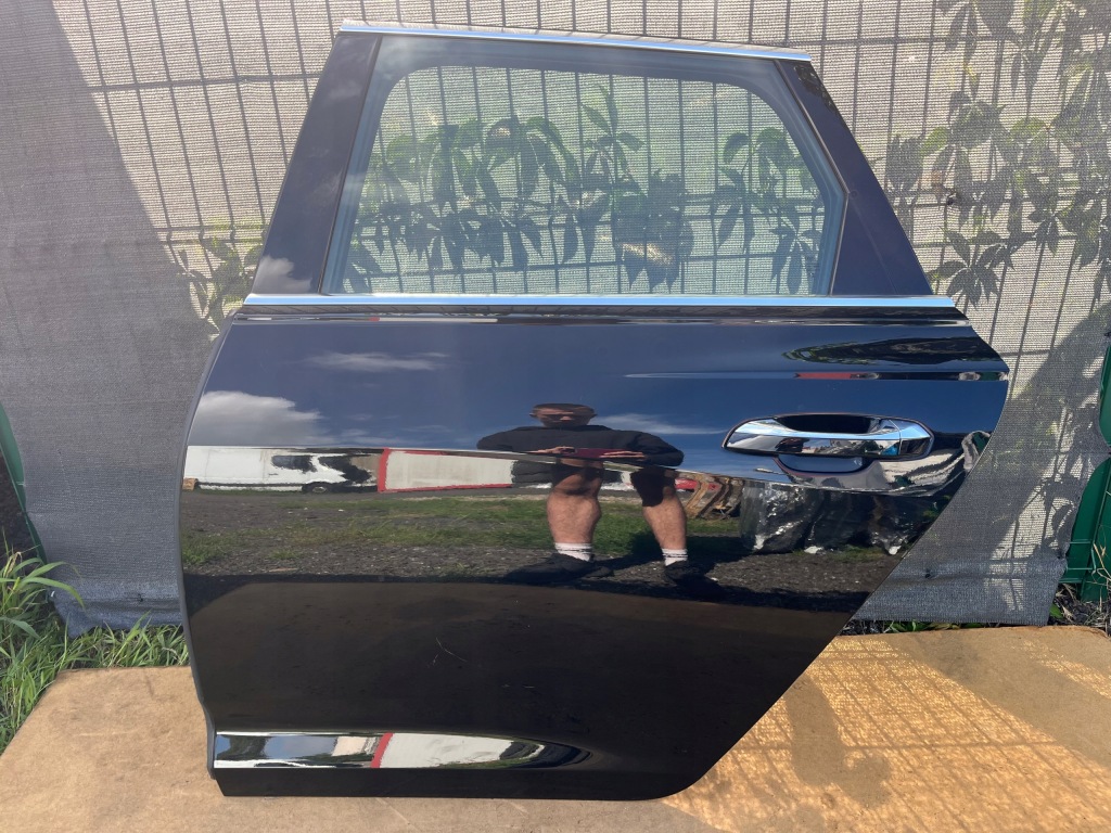 фото №1, Дверь левая задние audi a6 c8 цвет ly9t pń