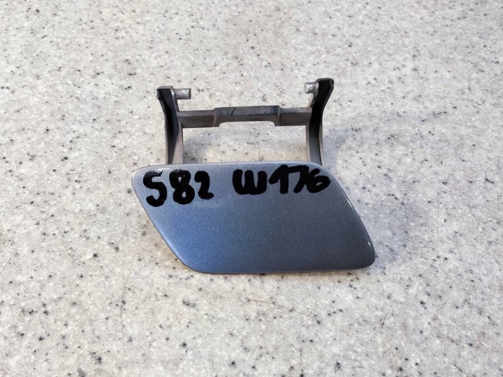 фото №1, Заглушка распылителя правая 787 mercedes a klasa w176 176