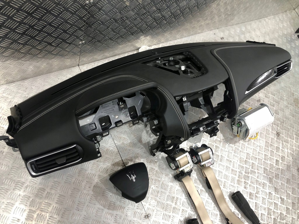 фото №5, Панель приладів консоль подушки безпеки подушка безпеки maserati levante