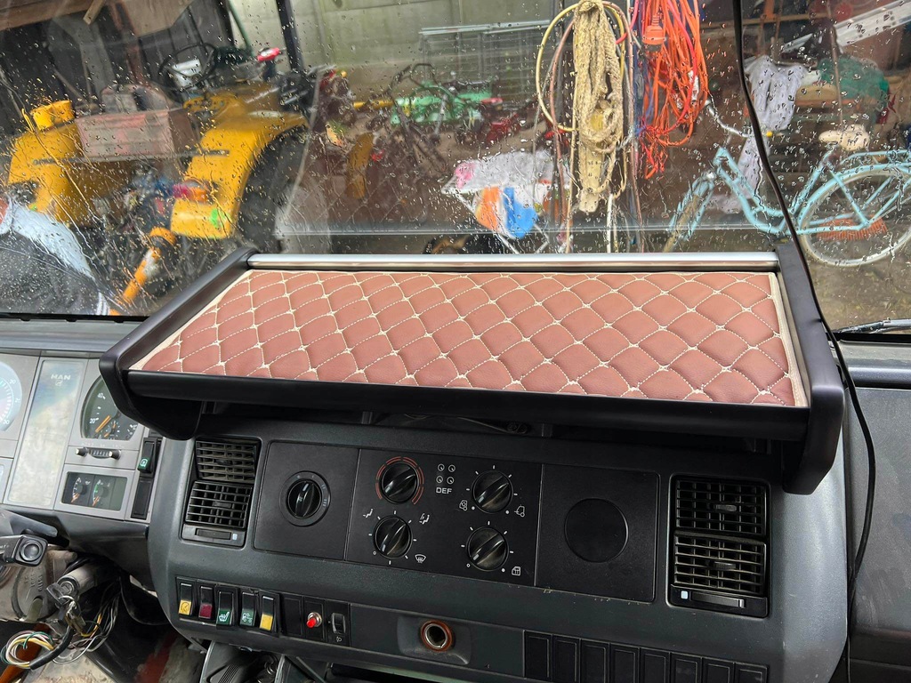 фото №1, Полиця stolik na панель приладів man l2000 star man шкірозамінник royal