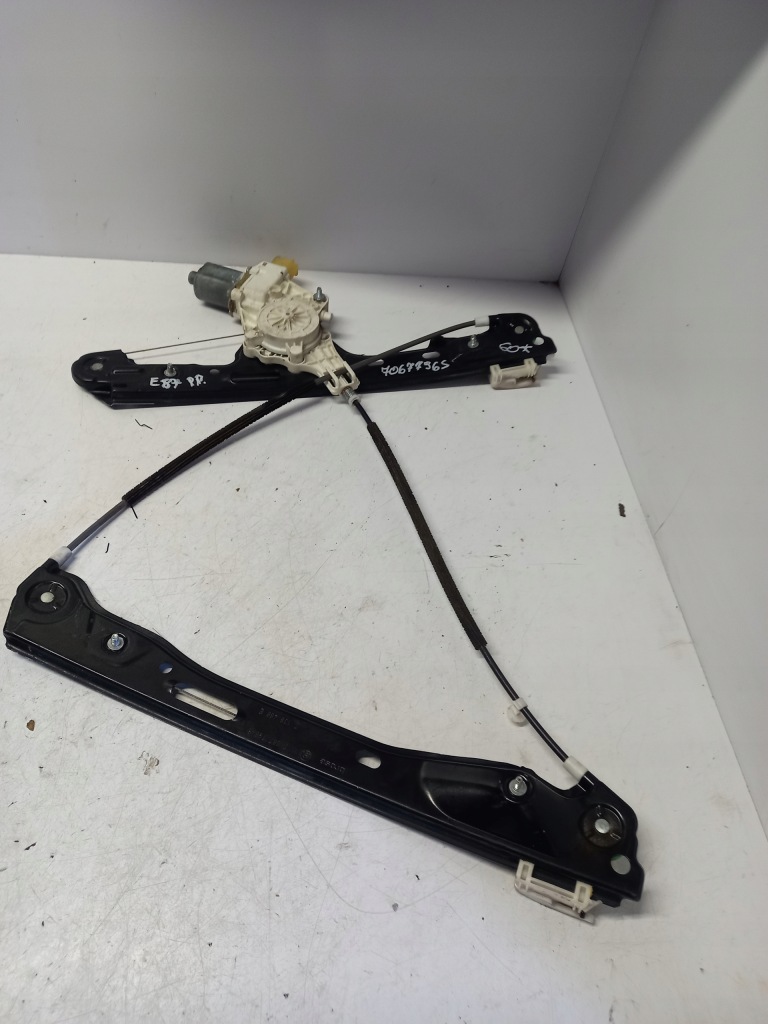 Підйомник скло передній правий bmw e87 70677965 в Україні