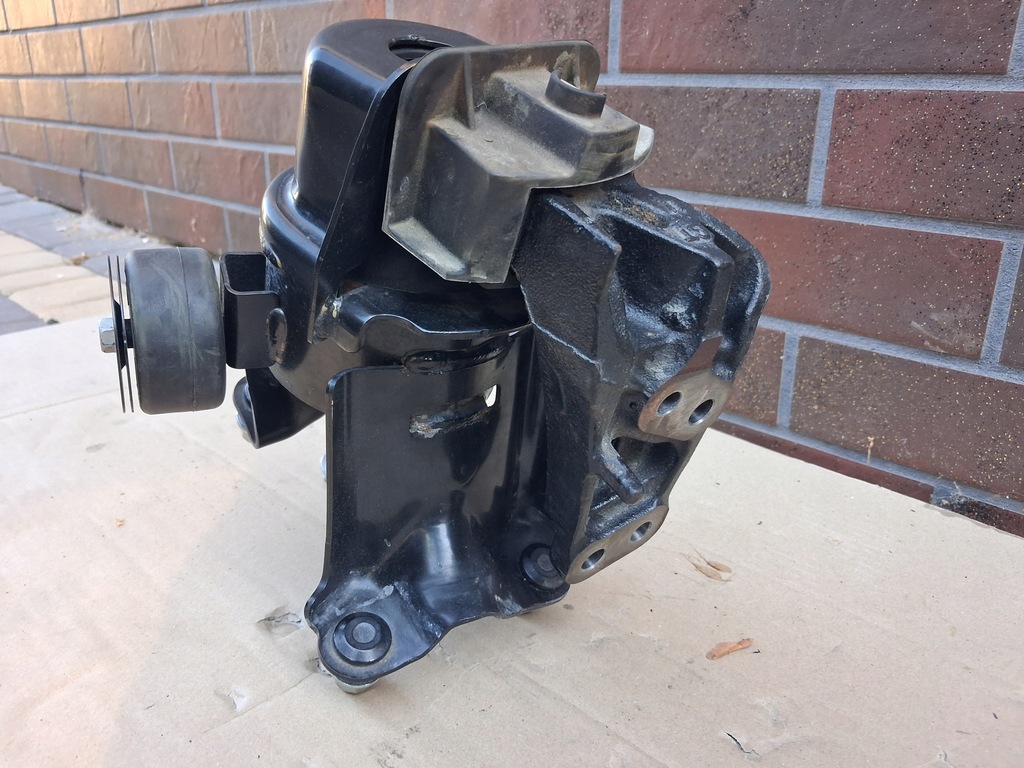 фото №4, Toyota sienna 2.5 hybrid 2021 кронштейн кронштейн двигателя коробки задняя задний