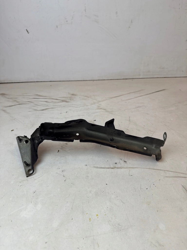 фото №8, Кронштейн кронштейн крыла левый перед audi a4 b8