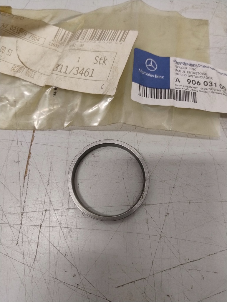 Купити Підкладка проставочна вала колінчастого mercedes sprinter a9060310051 aso оригінал