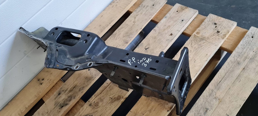 фото №1, S3 8y a3 лонжерон правая правый перед передняя четверть lz7s